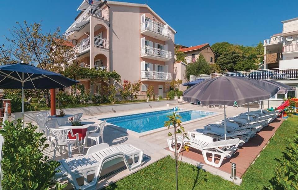 Apartment Mm Podstrana