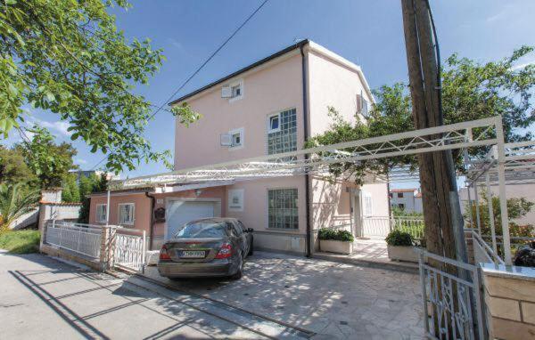 Apartment Mm
