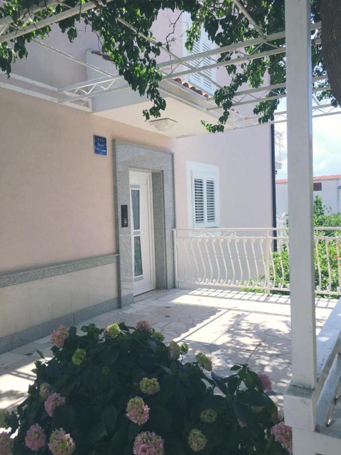 Mm Apartment Podstrana