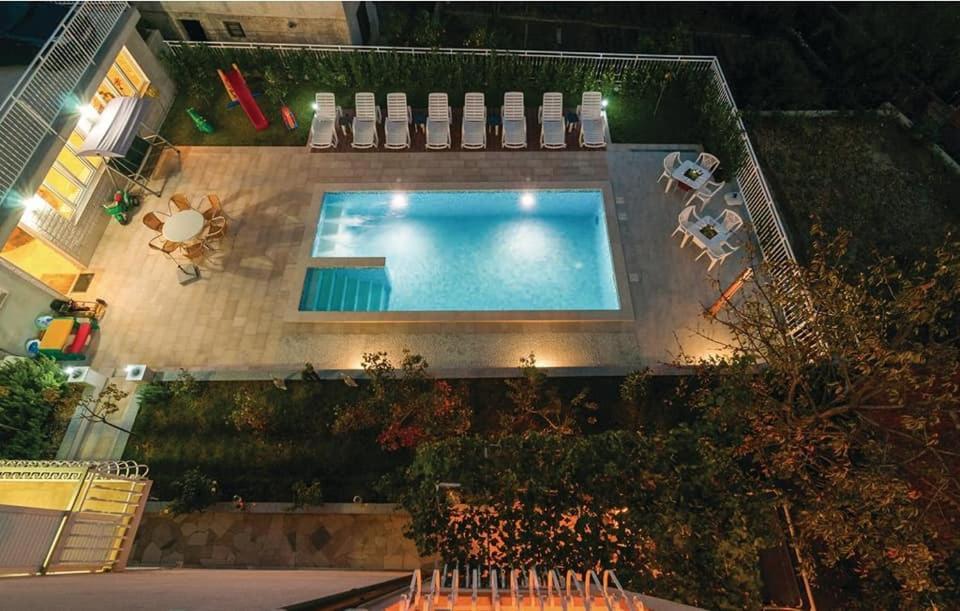 Mm Apartment Podstrana