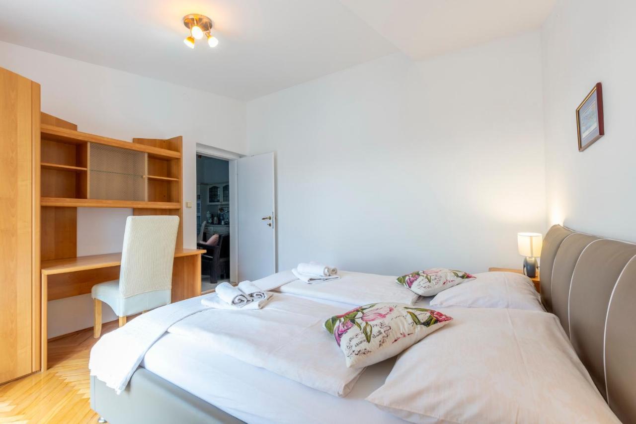 Mm Apartment Podstrana