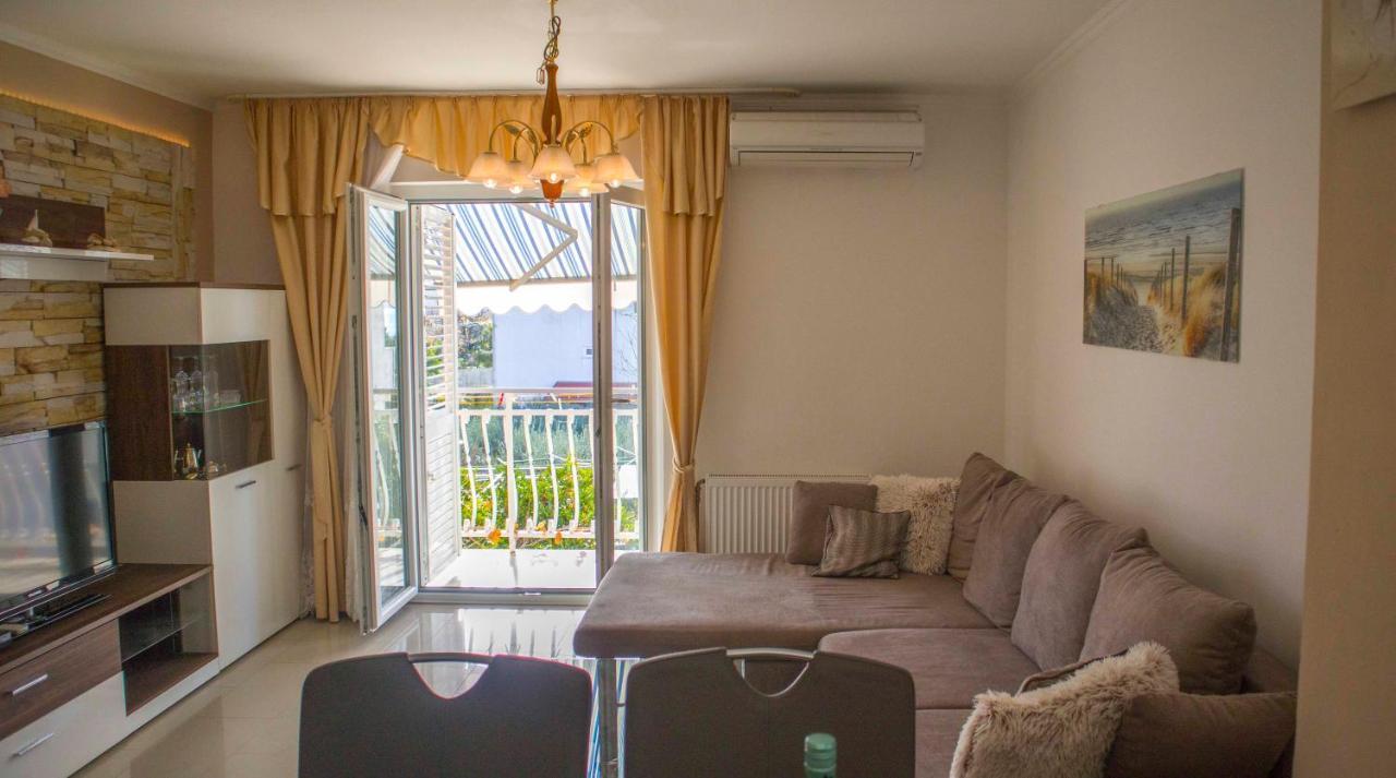 Apartment Mm *