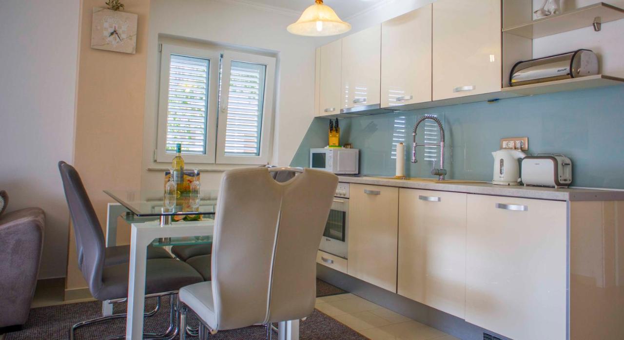 Apartment Mm *